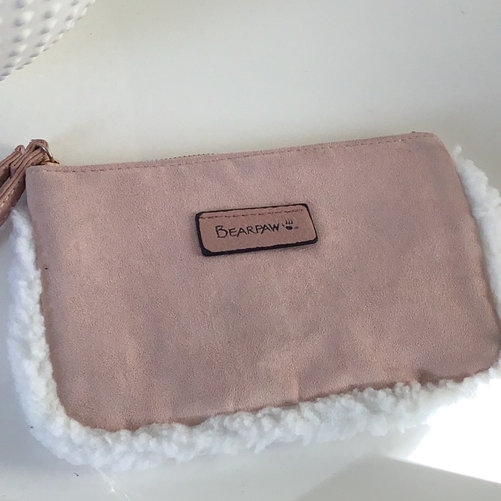 NEW! Bearpaw handbag Wristlet.  NWT